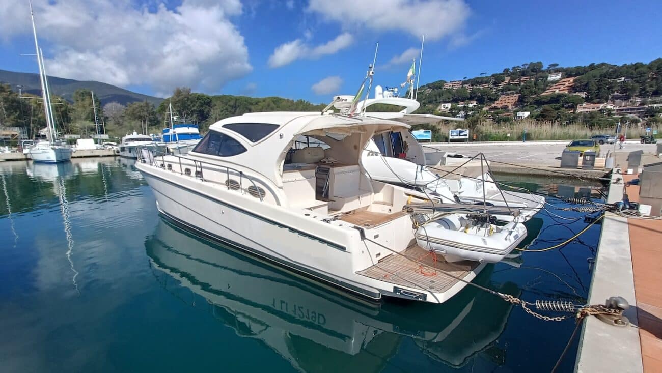 Cayman 43