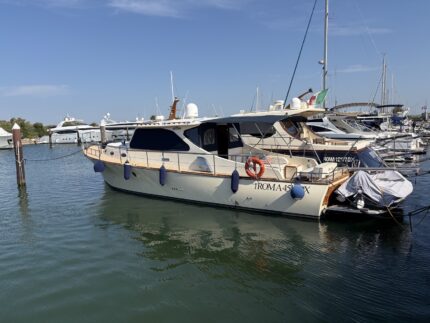 Lobster boat Rose Island 49